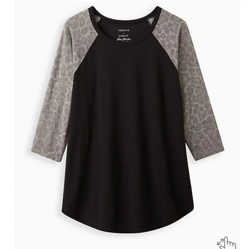 Torrid sz 4 leopard print tee